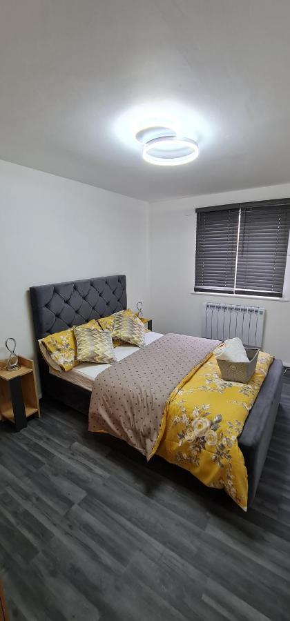 1 Bedroom Service Apartment With Netflix West Thurrock Extérieur photo