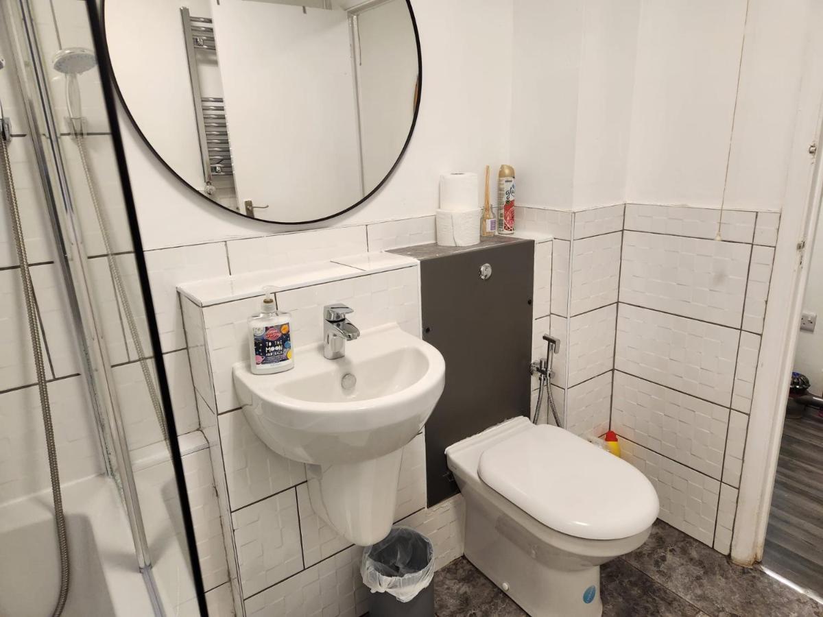 1 Bedroom Service Apartment With Netflix West Thurrock Extérieur photo