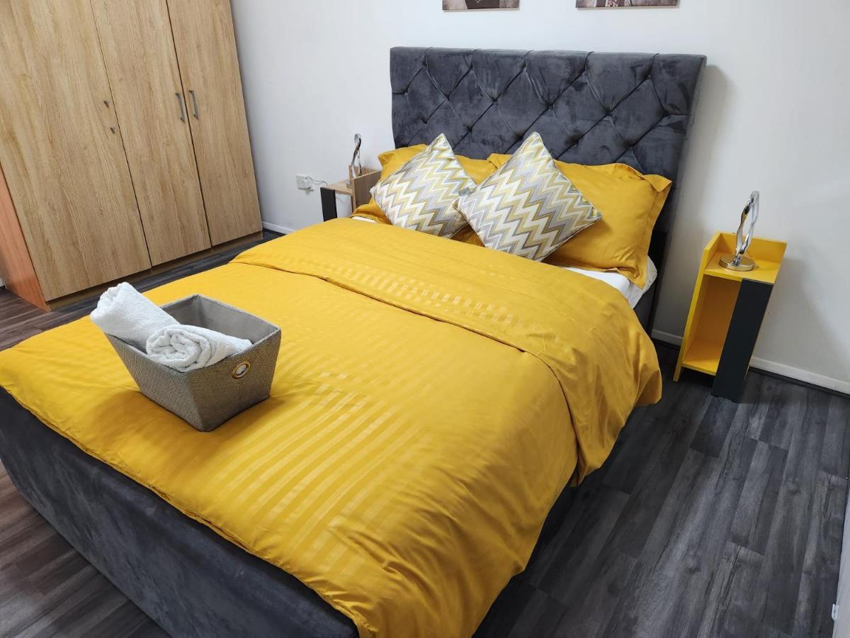 1 Bedroom Service Apartment With Netflix West Thurrock Extérieur photo